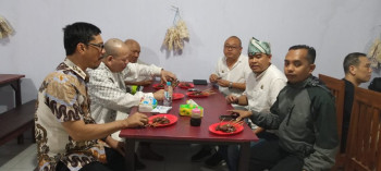 kunjungan-kerja-dpd-ri-h-lanyalla-mattalitti-ke-kantor-kadin