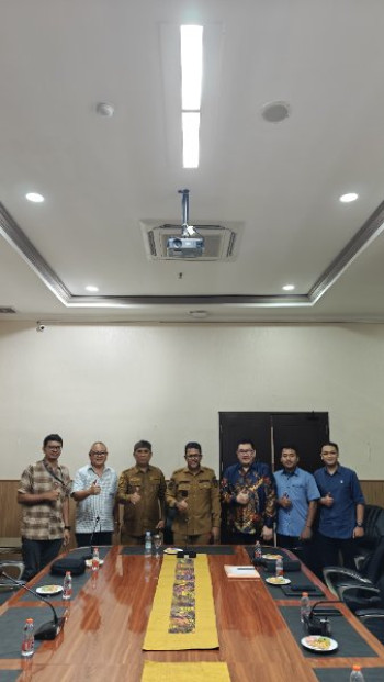 mendampingi-direksi-pln-ke-bupati-probolinggo