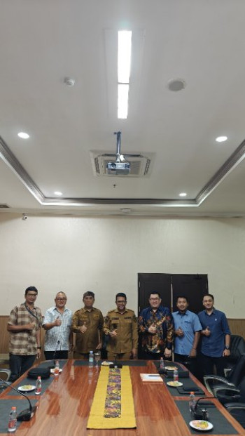 mendampingi-direksi-pln-ke-bupati-probolinggo